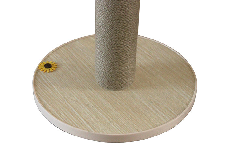 nice cat scratching post