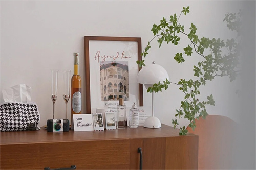 The Reason Why Wood Frame is Better than Metal Frame