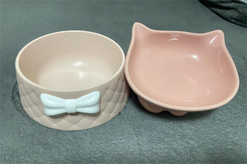 What Are the Significant Benefits of Elevated Pet Bowls?