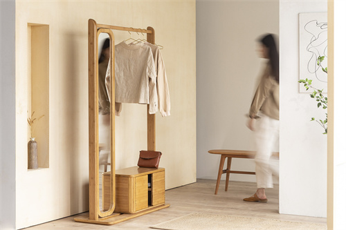 How Can Hook Art Add Fun to the Wall?