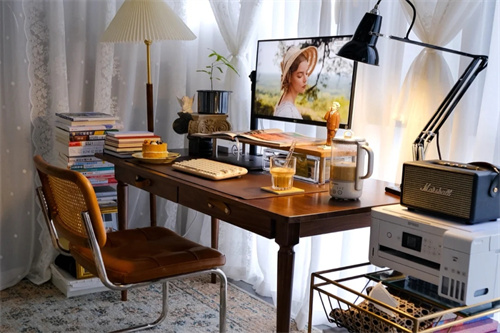 Wooden Office Supplies to Improve Your Office Atmosphere